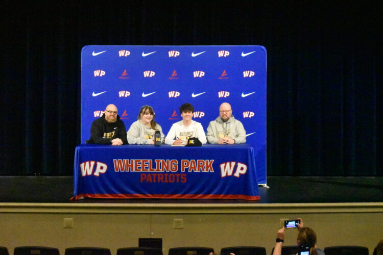 Patriots' Waldeck Signs With WLU Track And Field